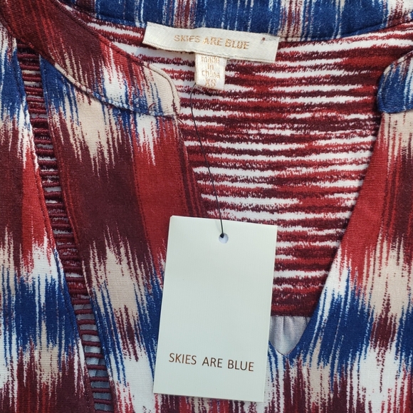 Skies are Blue Top - Picture 2 of 8